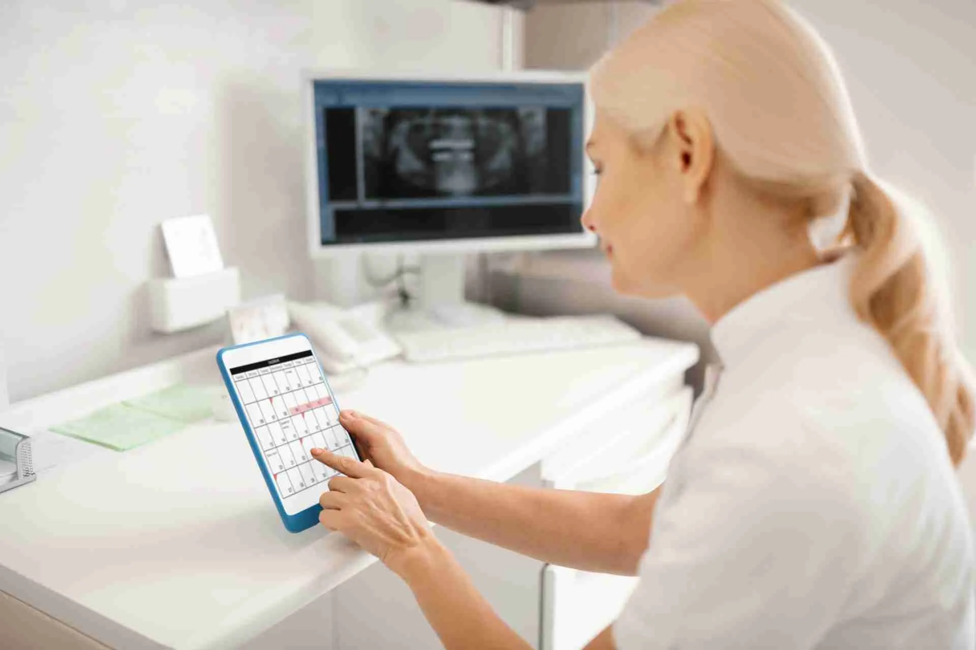 Preventing Common Patient No-Shows with Smart Scheduling Systems